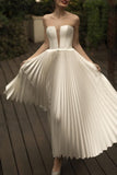 Ivory Deep V-neck Pleated Sleeveless Strapless Princess Dress